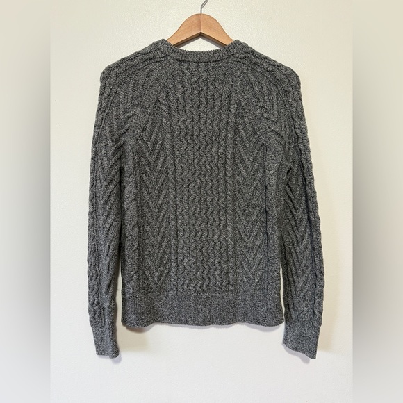 GAP Grey Heathered Classic Sweater Cozy Winter Crew Neck Cable Knit Medium - Picture 5 of 7